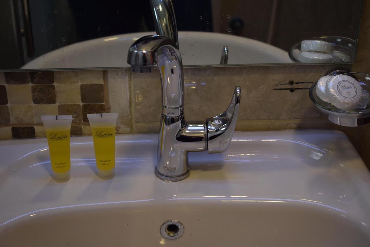 Baron Palace Hotel Suites 亚喀巴 外观 照片