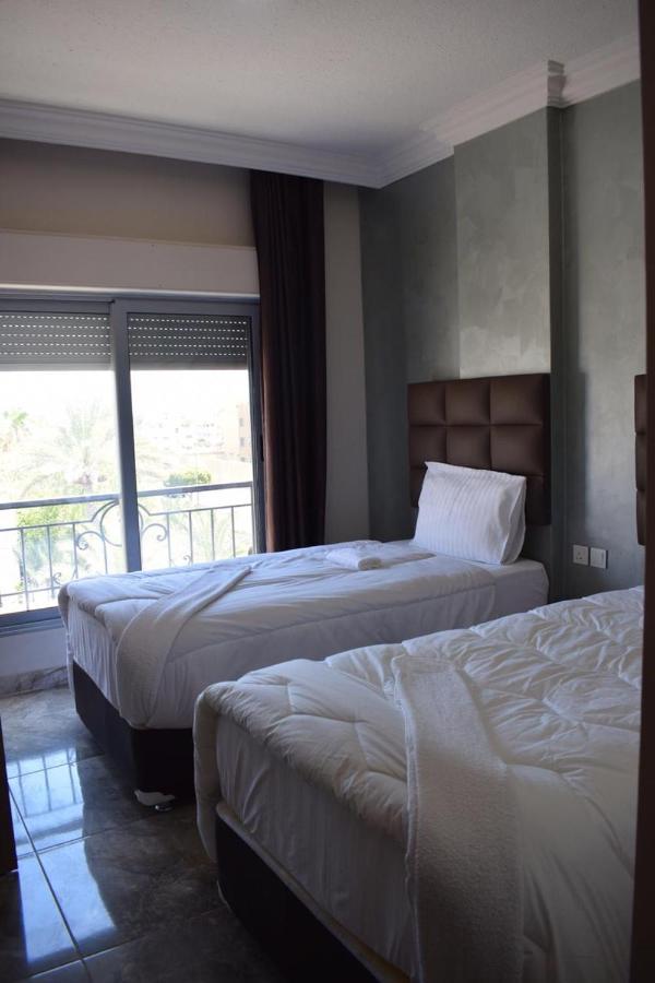 Baron Palace Hotel Suites 亚喀巴 外观 照片